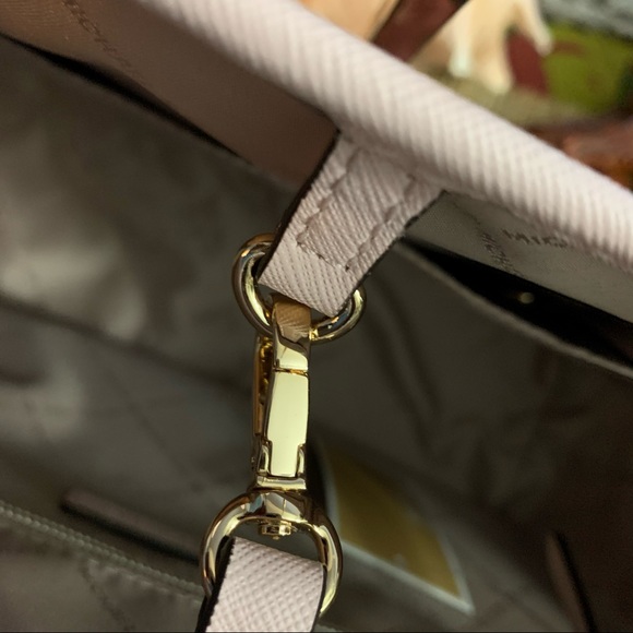 Not Avail. MK Carry All MD Multi Floral Tote - Picture 11 of 15